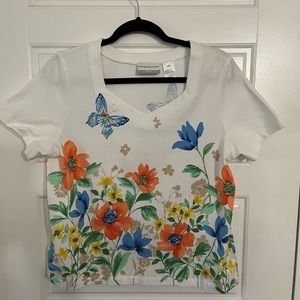 Alfred Dunner Short Sleeve Shirt Floral with embellishments *
